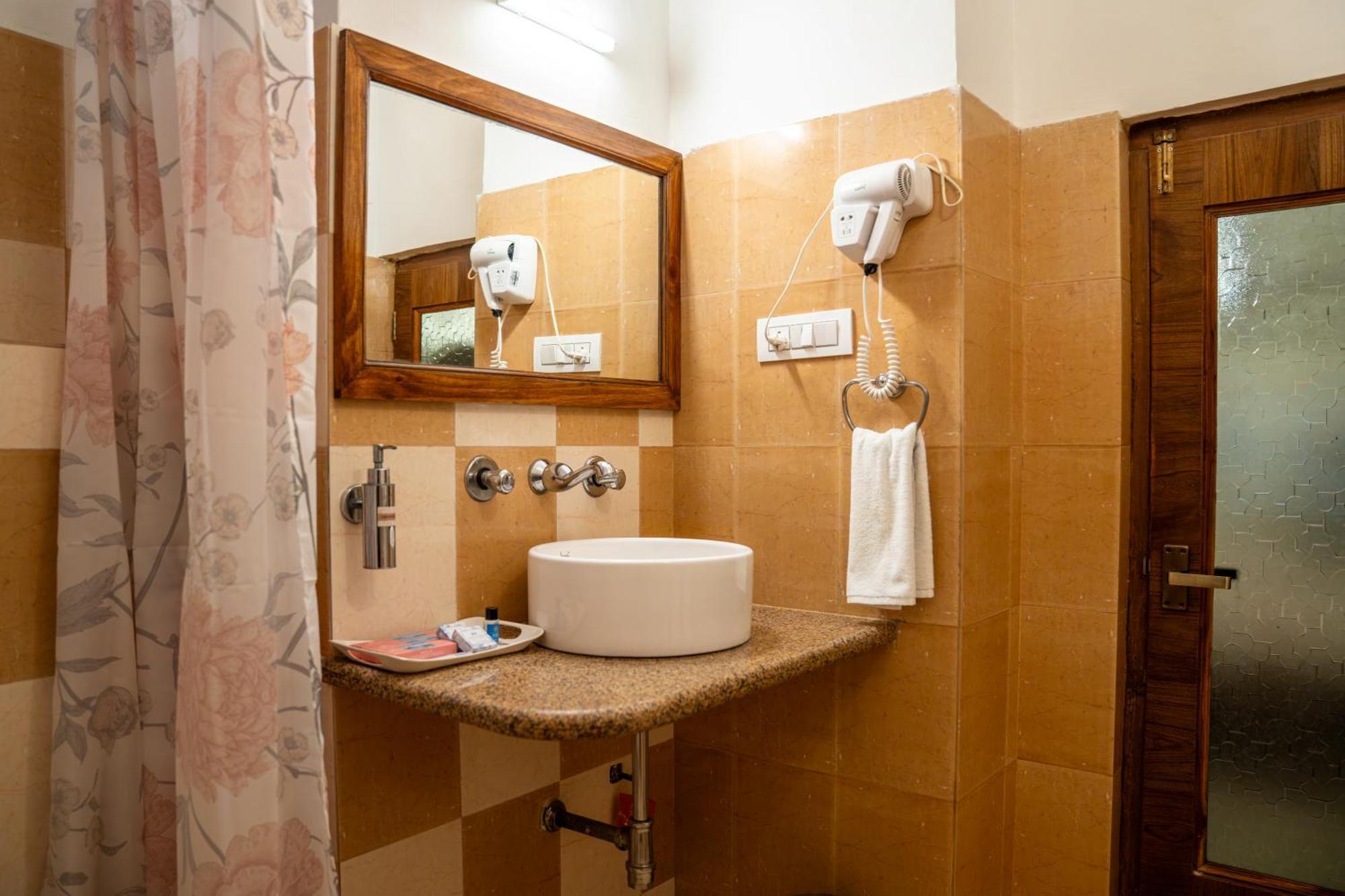Udaigarh - Udaipur Hotel Bagian luar foto