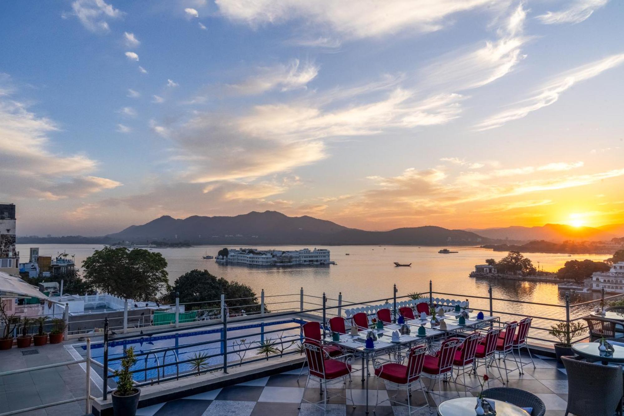 Udaigarh - Udaipur Hotel Bagian luar foto