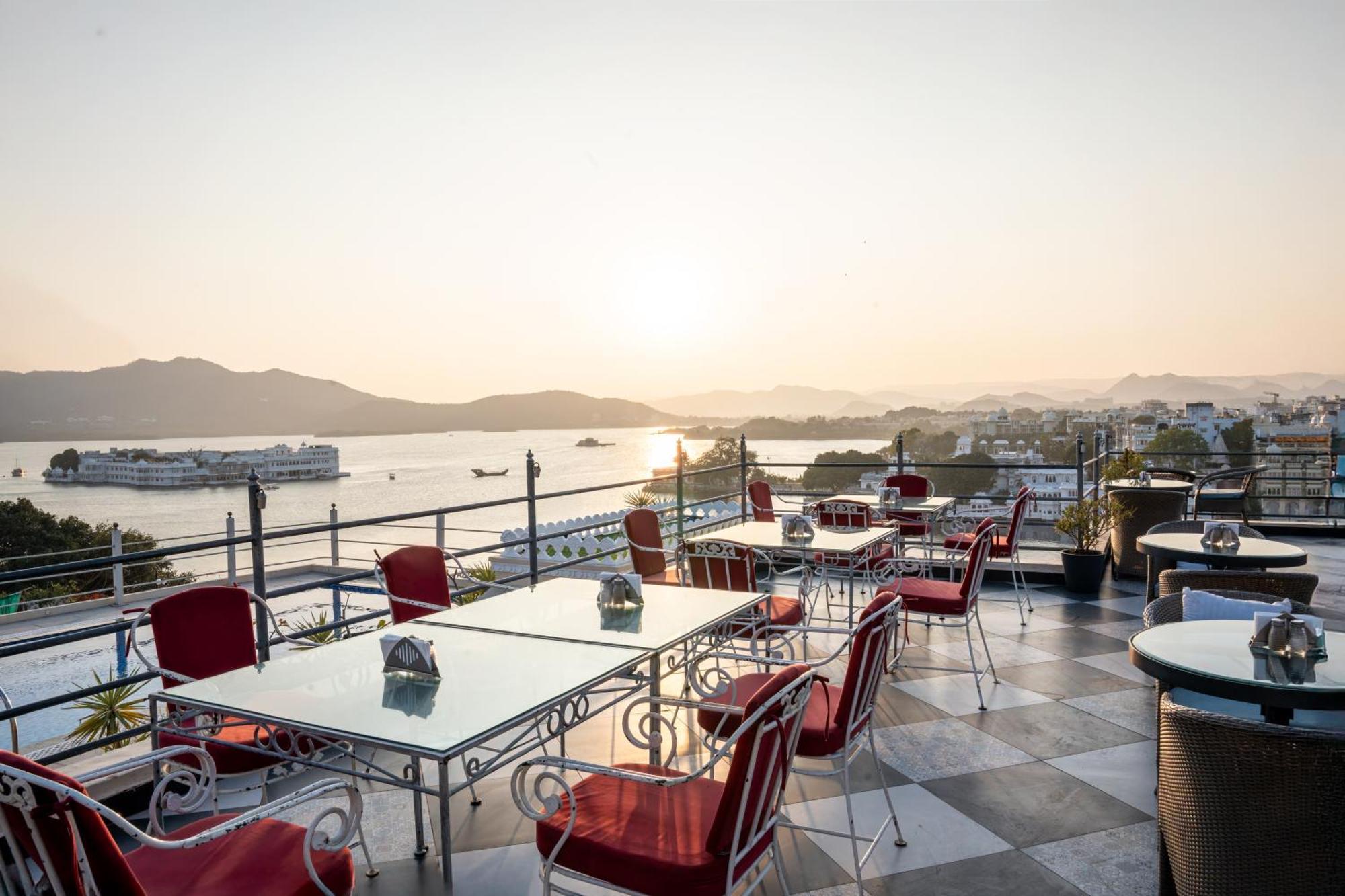 Udaigarh - Udaipur Hotel Bagian luar foto