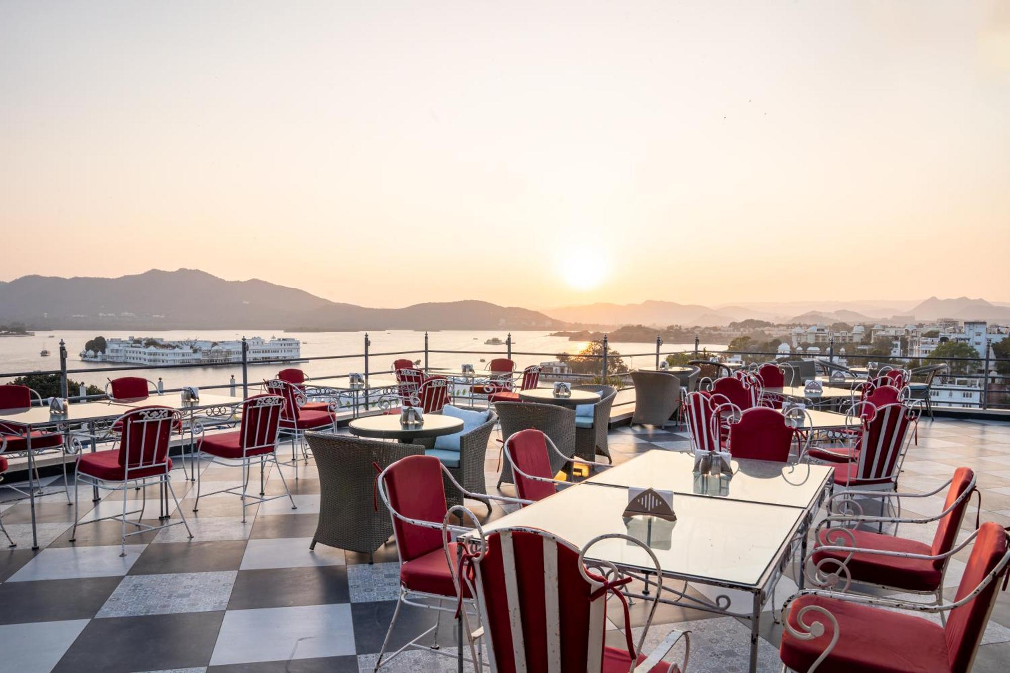 Udaigarh - Udaipur Hotel Bagian luar foto