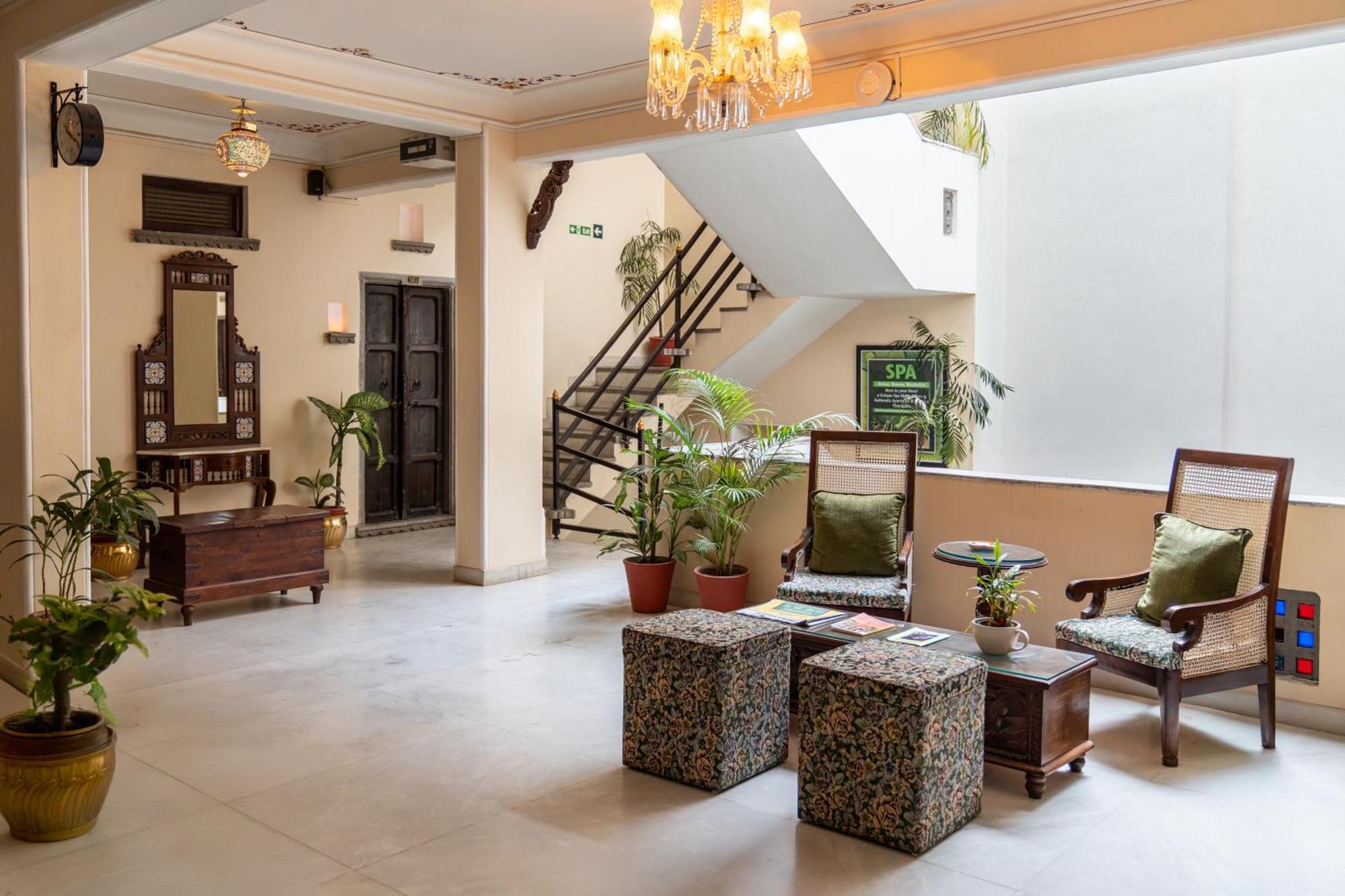 Udaigarh - Udaipur Hotel Bagian luar foto