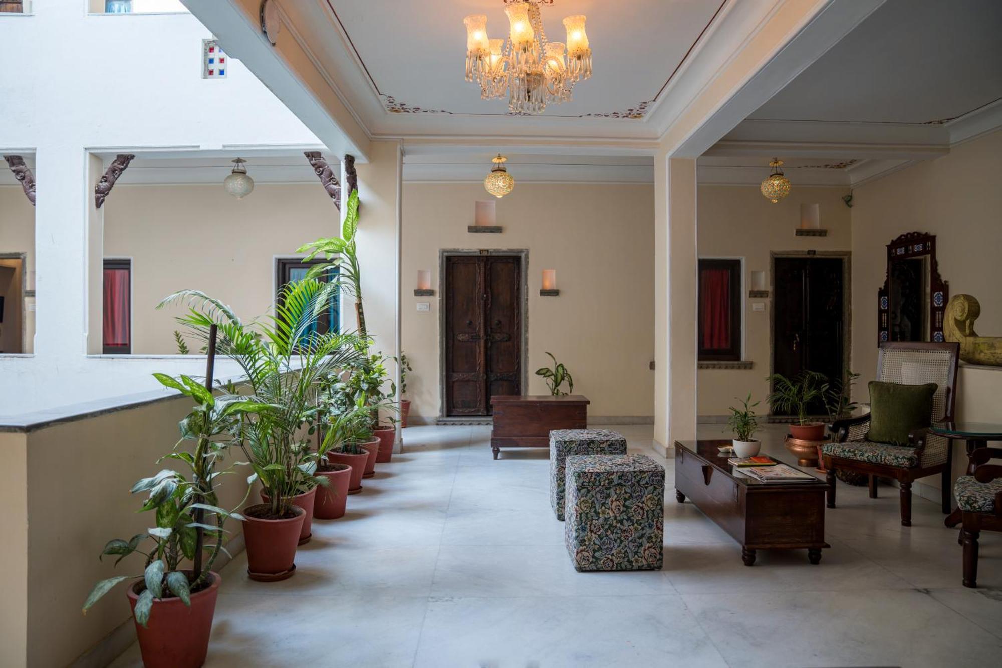 Udaigarh - Udaipur Hotel Bagian luar foto