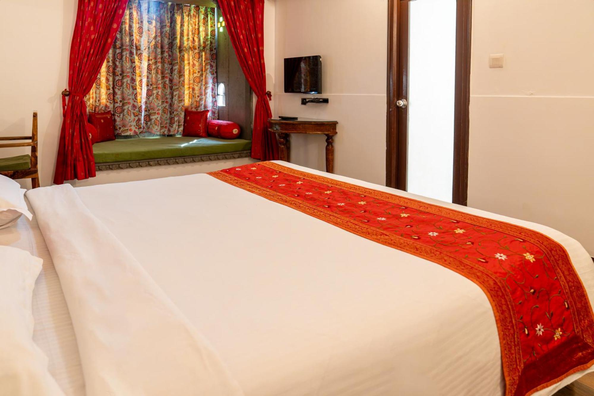 Udaigarh - Udaipur Hotel Bagian luar foto